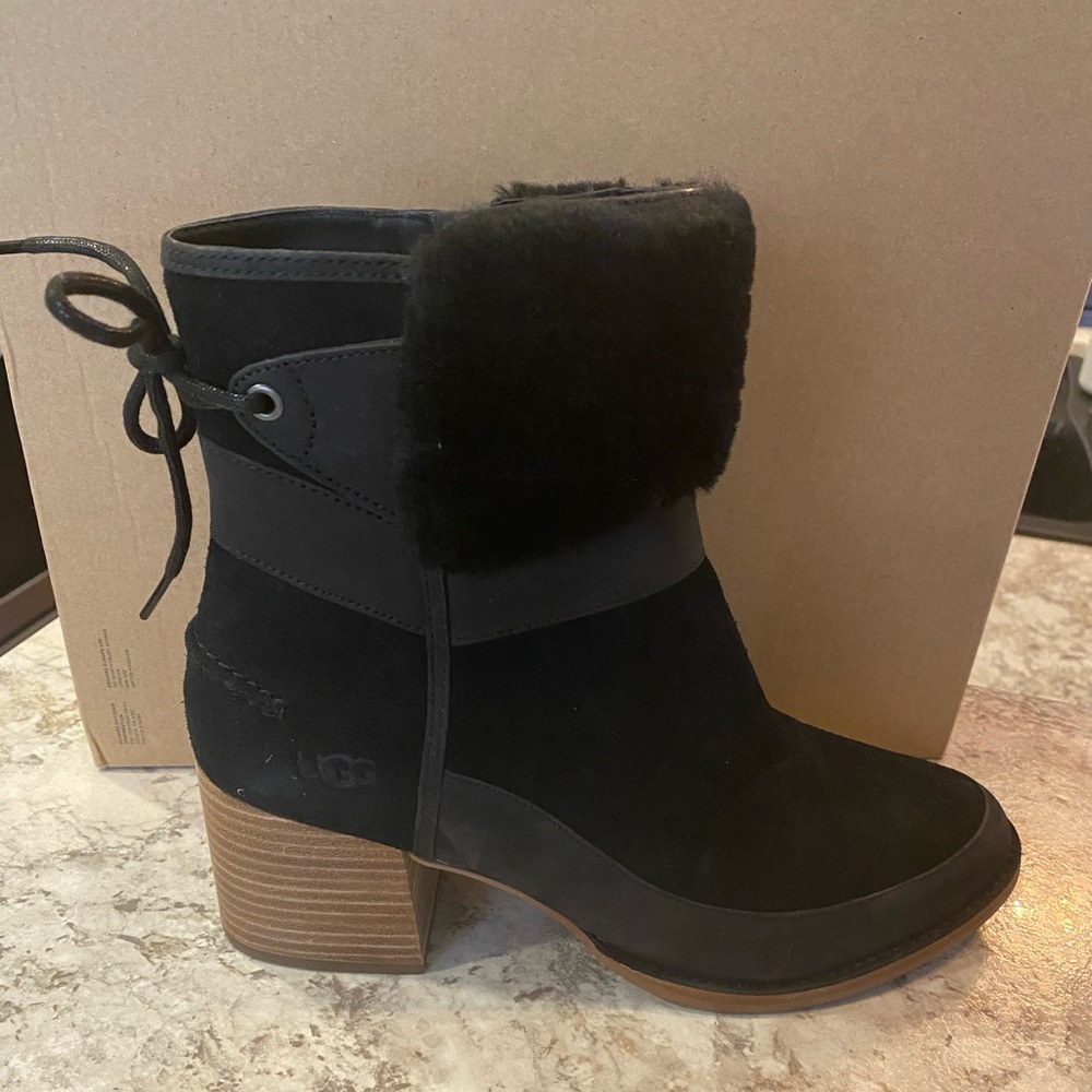 UGG Australia Kirke Black Leather Boots US 10